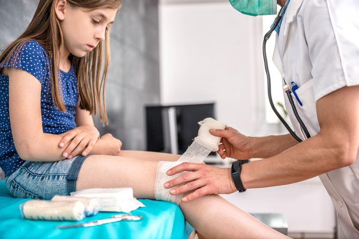 Skin Glue vs Stitches  Healing Your Child's Wound - ChildrensMD